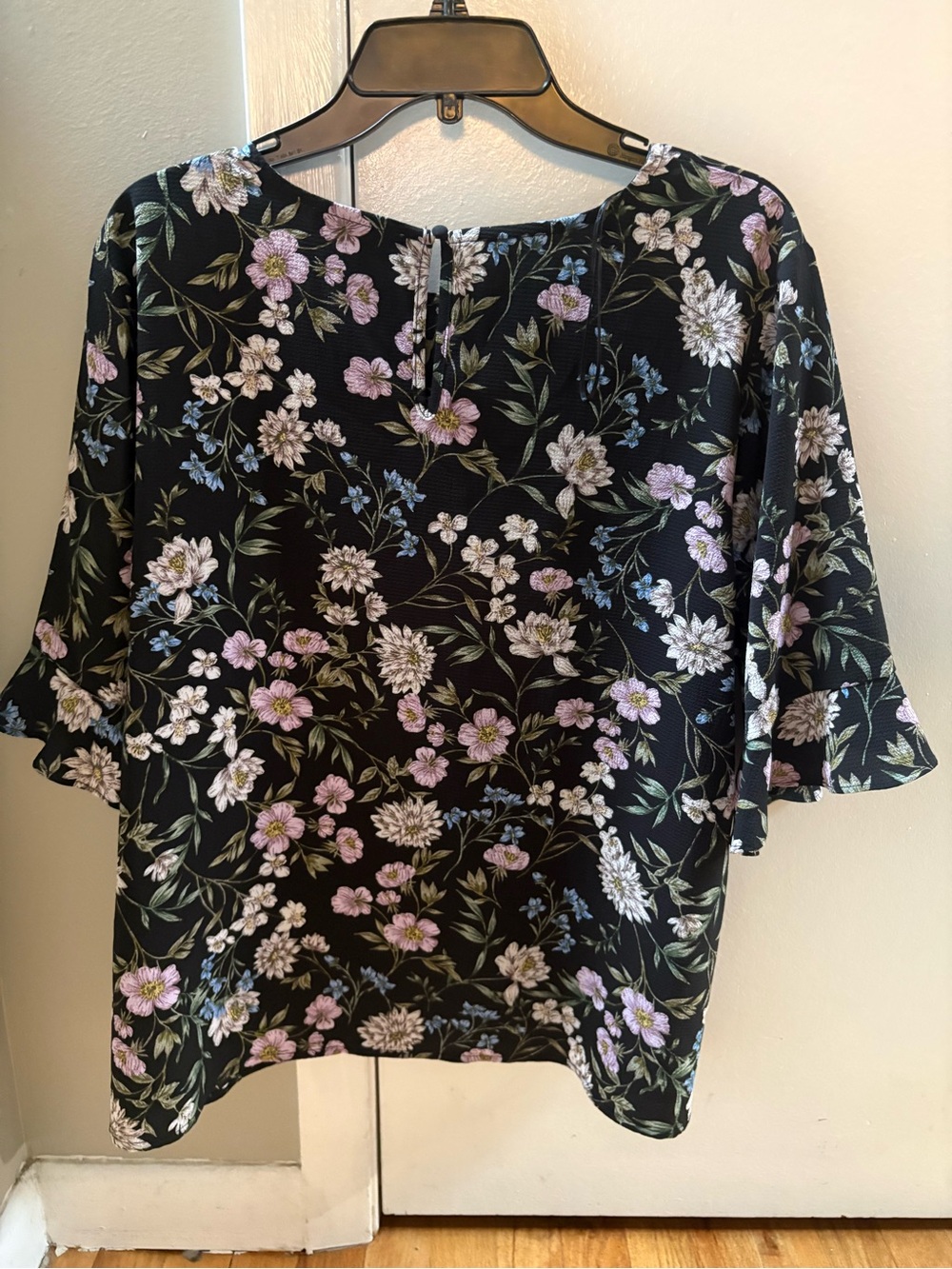 Set of 3: CeCe Black Floral Crewneck 3/4-Sleeve Ruffle Cuff Blouse - Picture 3 of 5